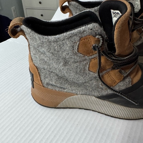 Sorel Women’s Out N About Boots Size 6 - Picture 4 of 6